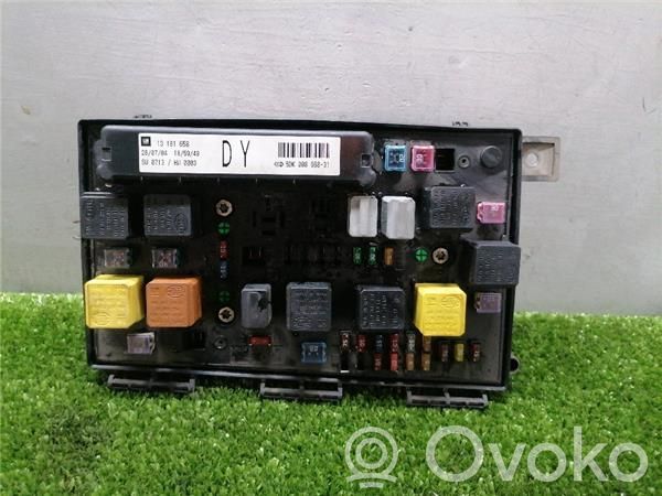 Opel Astra H Modul siguranțe 