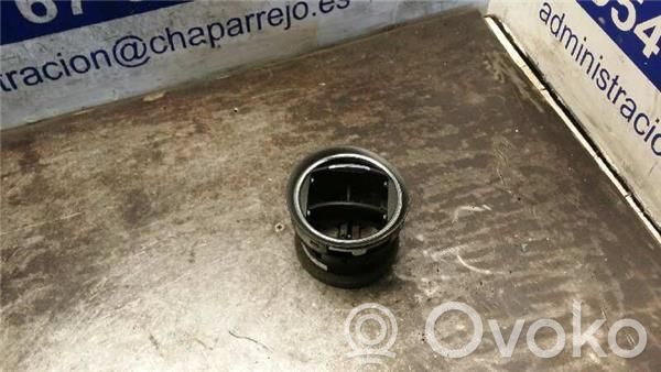 Ford Mondeo Mk III Dysze / Kratki środkowego nawiewu deski rozdzielczej
