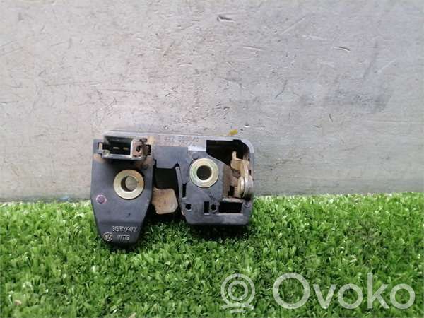 Volkswagen Golf III Zamek klapy tylnej / bagażnika 