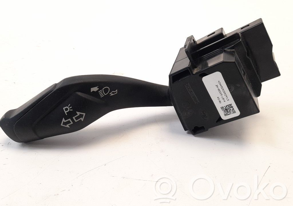 Commodo de clignotant   AV6T13335AE