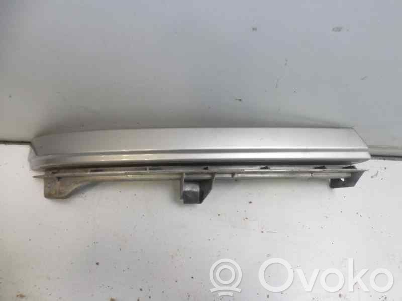 Opel Zafira A Kojelaudan kehys 