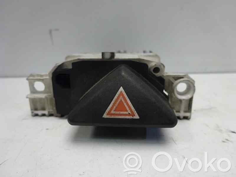 Botón interruptor de luz de peligro   2M5T13A350AA