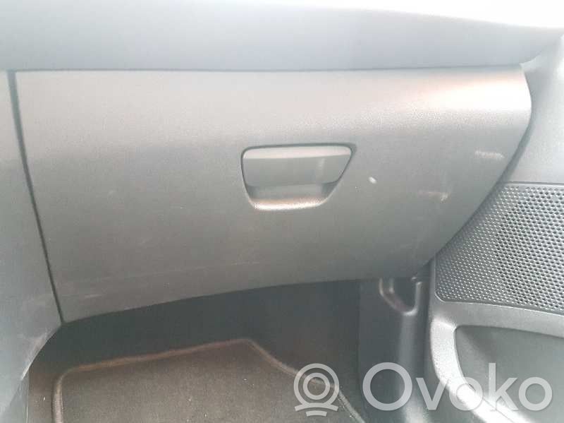 Peugeot 208 I Cutie mănuși 