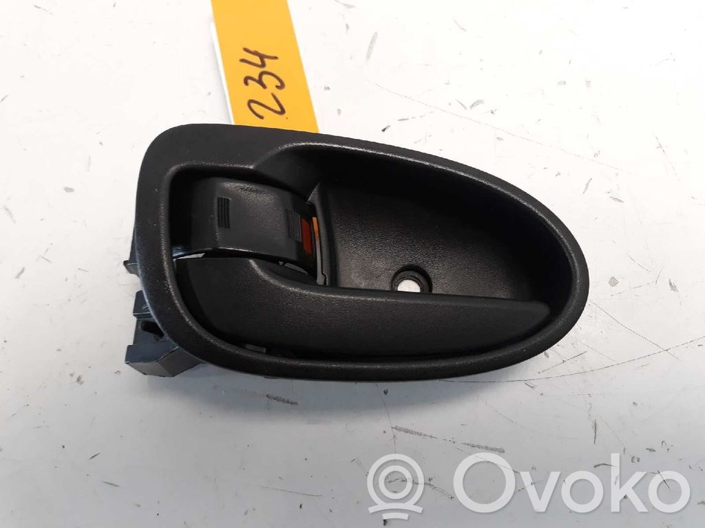 Toyota Yaris Mâner interior ușă față 