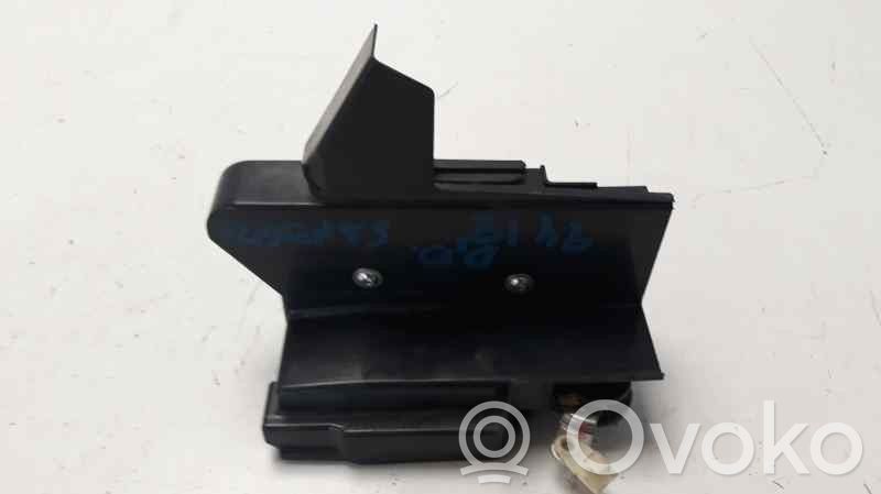Dacia Sandero II Front door lock 