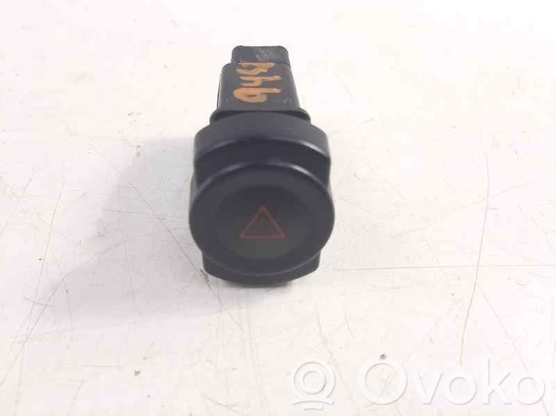 Dacia Duster Botón interruptor de luz de peligro 
