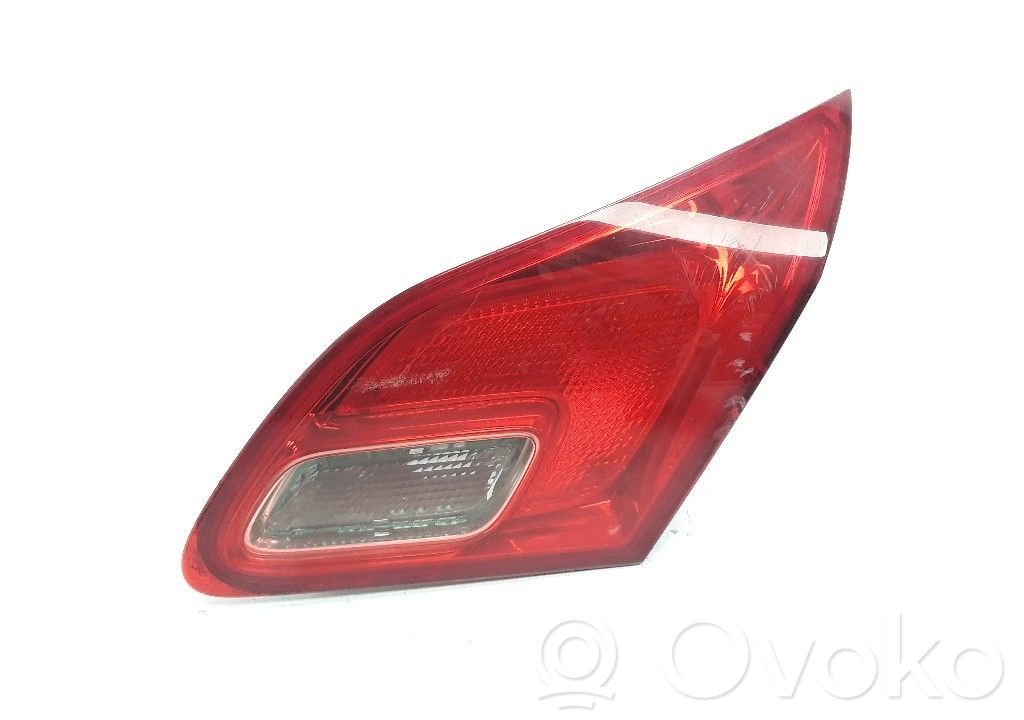 Opel Astra H Lampy tylnej klapy bagażnika 