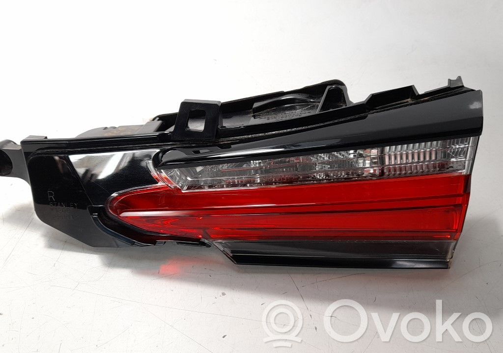 Lexus NX Lampy tylnej klapy bagażnika 