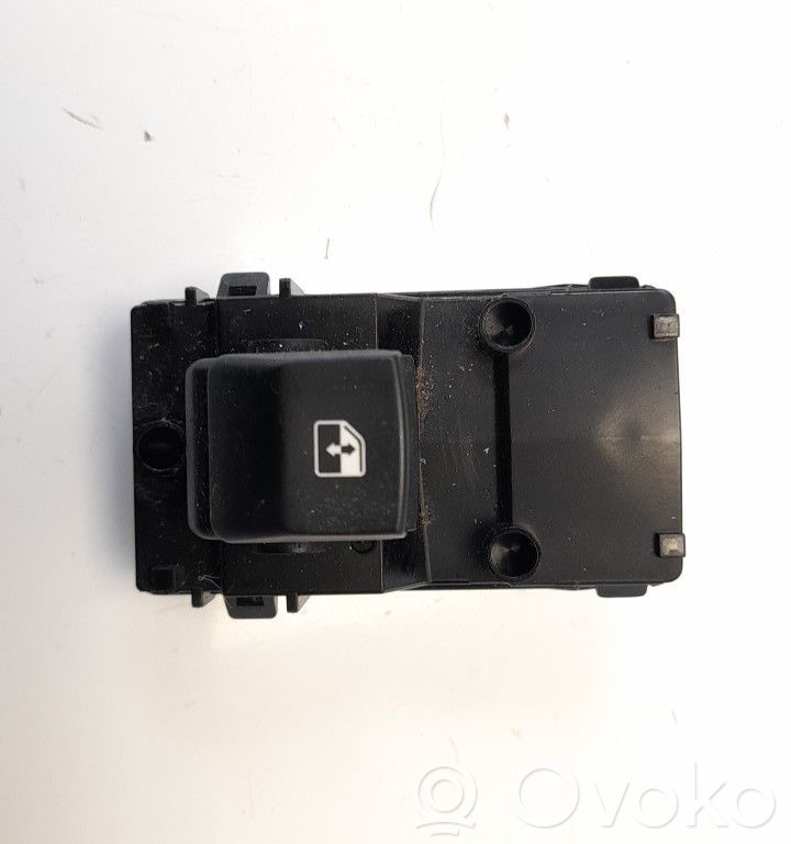 KIA Xceed Electric window control switch 