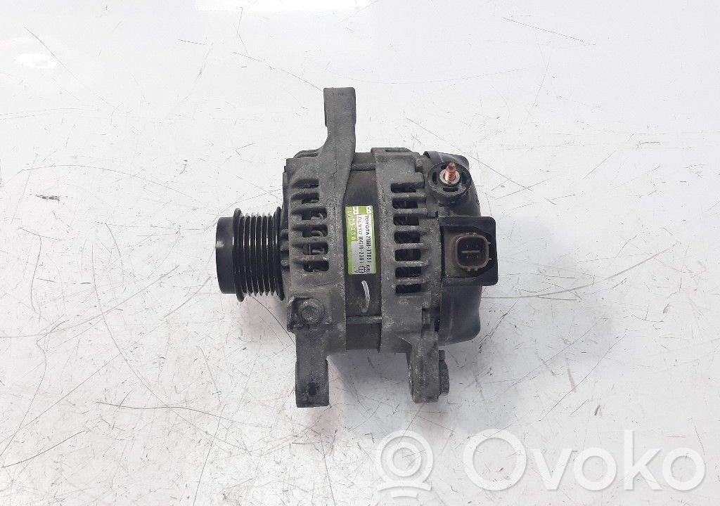 Toyota RAV 4 (XA30) Generatore/alternatore 