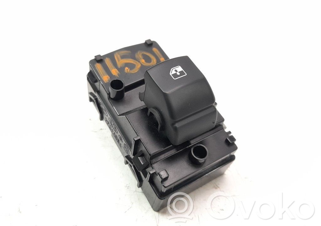 Electric window control switch   93575J7000