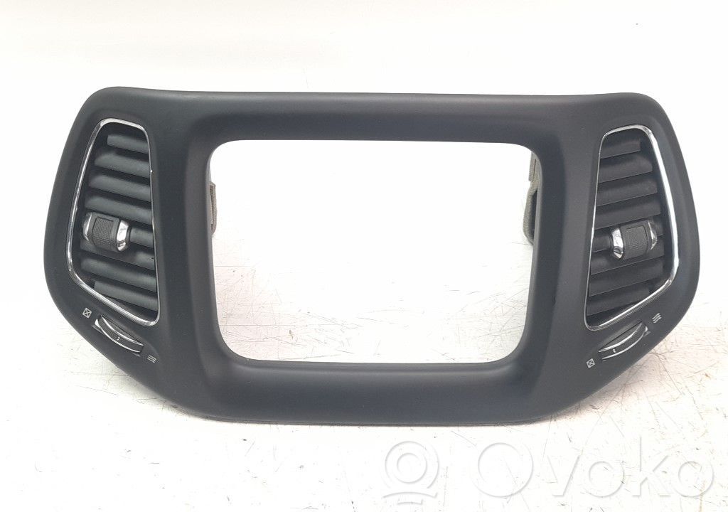 Jeep Compass Wlot / Kanał powietrza intercoolera 