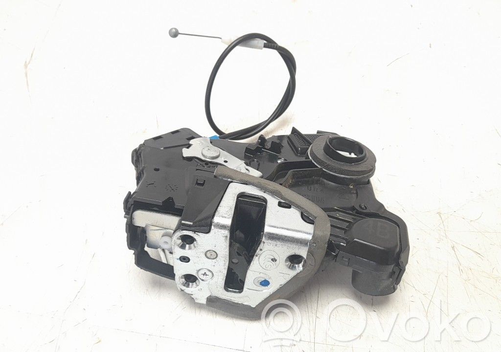 Toyota Auris E180 Front door lock 