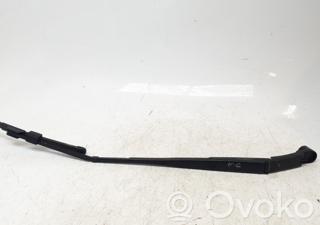 Mazda 3 Brazo del limpiaparabrisas delantero 
