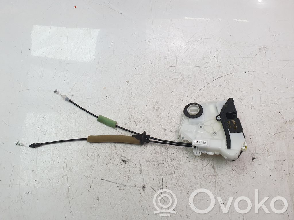 Mazda 3 Priekšpusē slēdzene 