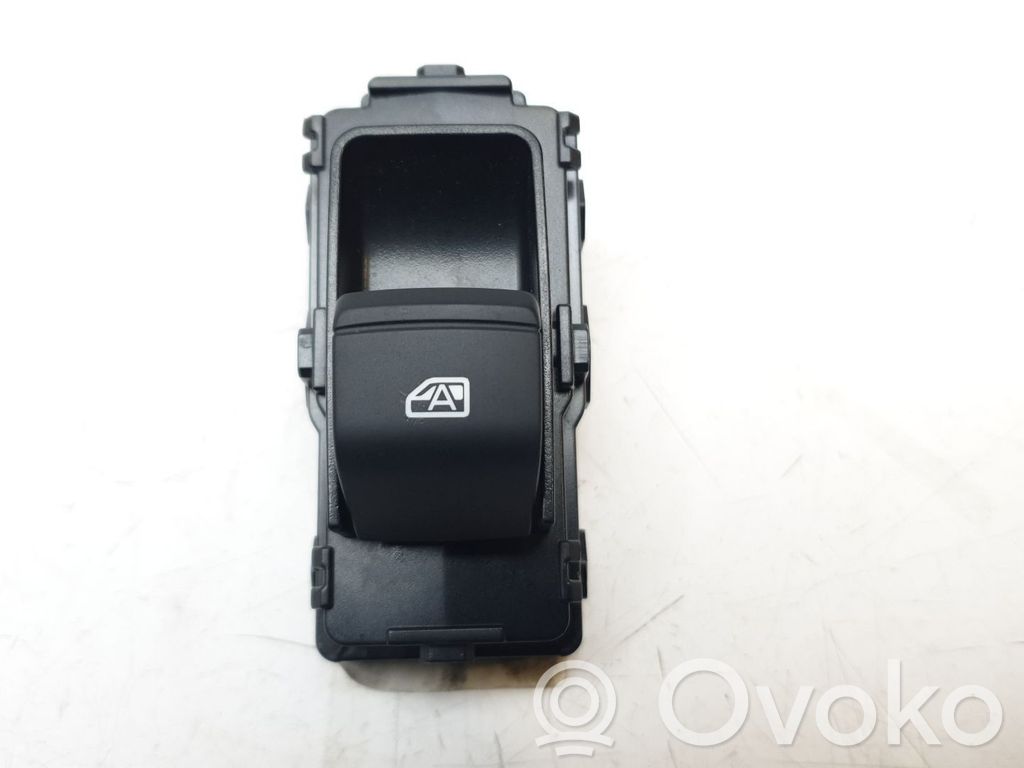 Electric window control switch   SC2EF3746700