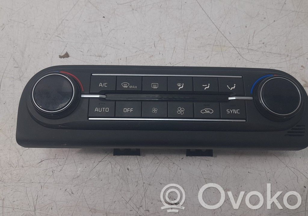 KIA Xceed Climate control unit 