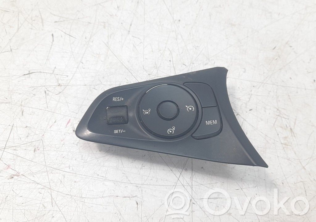 Opel Combo E Tasten Schalter Multifunktionslenkrad 