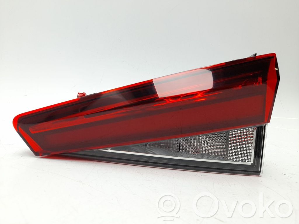 Lampy tylnej klapy bagażnika   6VE945308A