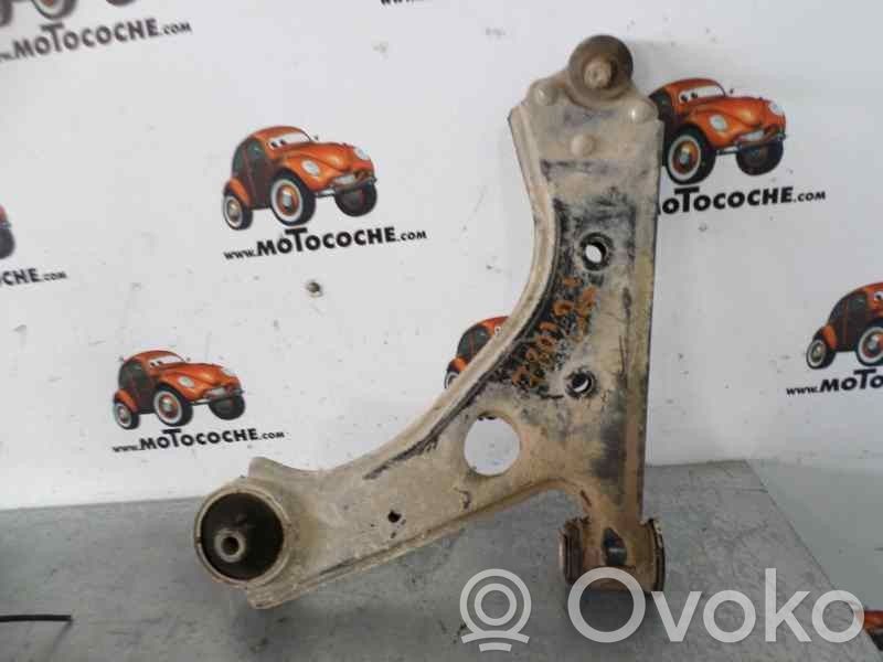 Opel Corsa D Priekinė svirtis 