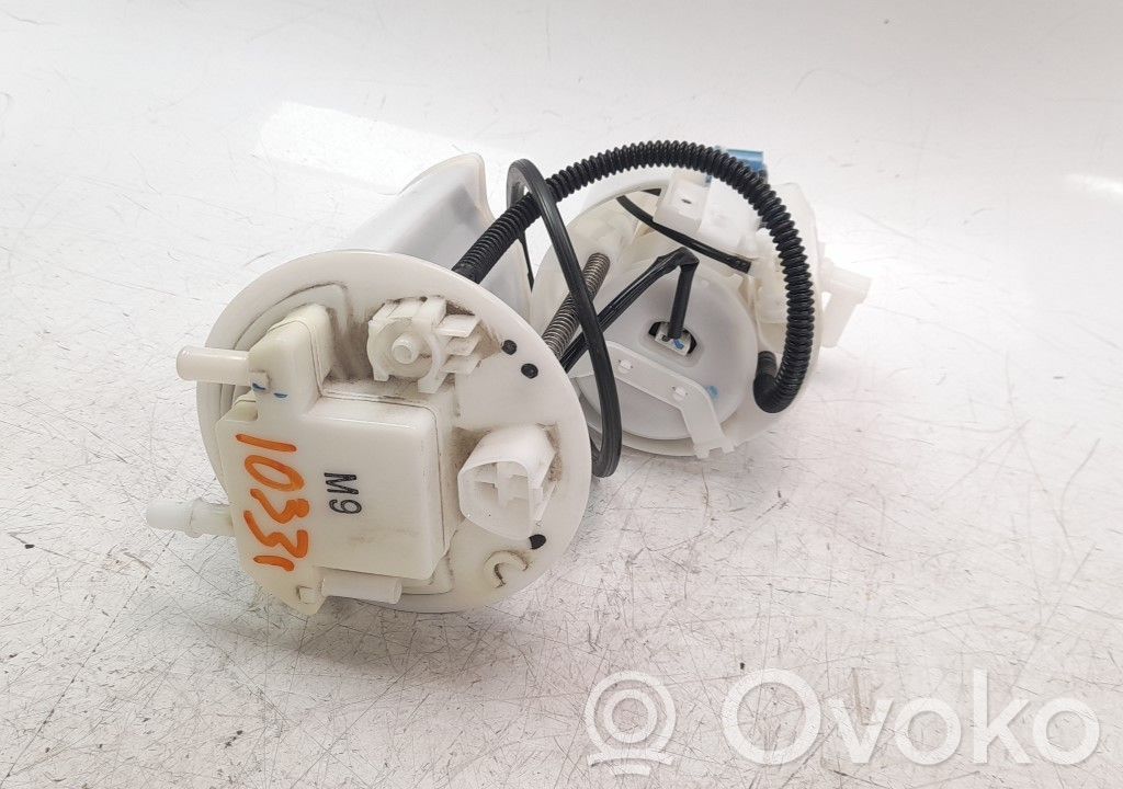 Toyota RAV 4 (XA40) Bomba interna de combustible 