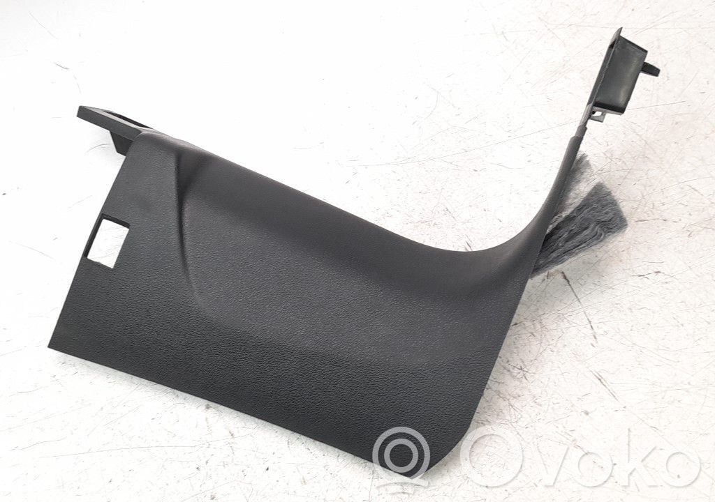 Audi Q7 4M Osłona tylnej klapy 