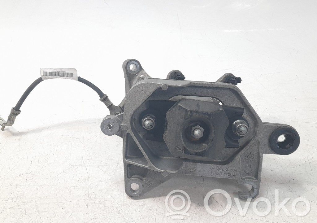 Nissan Townstar Engine mount bracket 