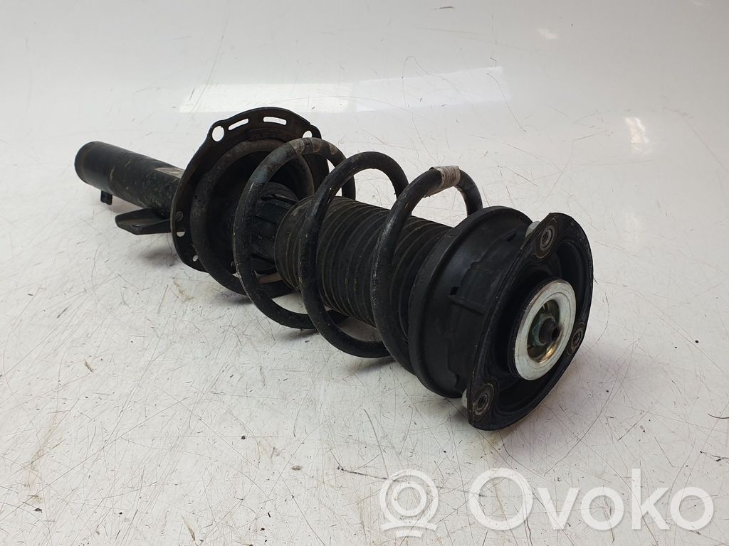Volkswagen Taigo Amortyzator osi przedniej ze sprężyną 