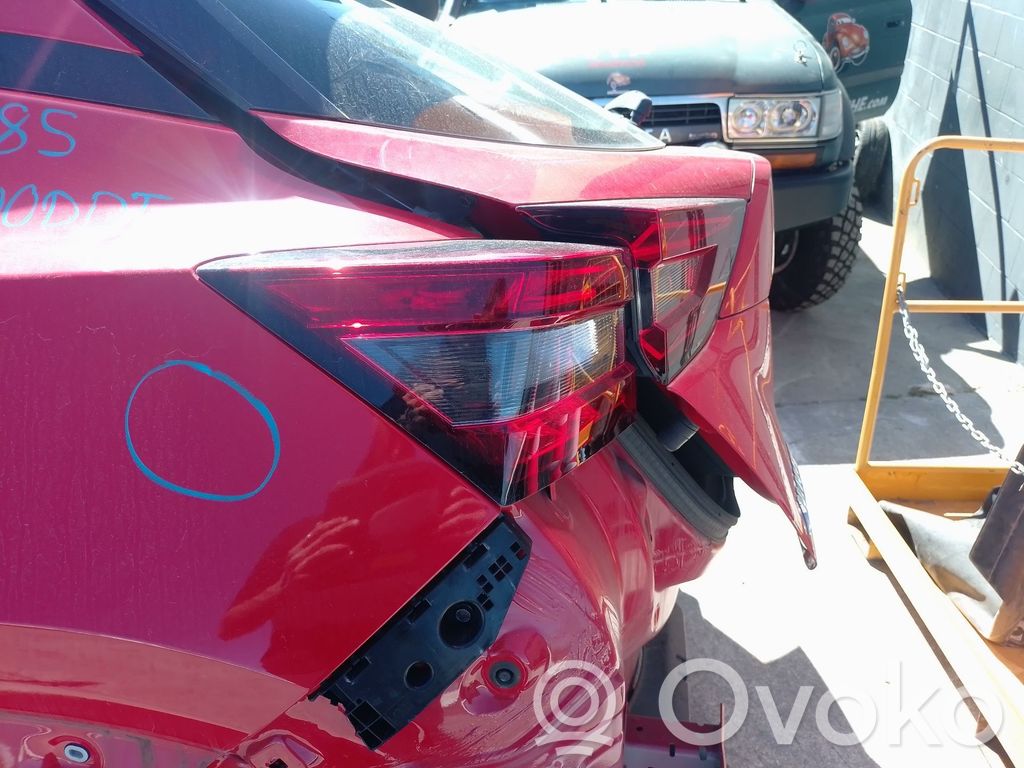 Nissan Juke II F16 Lampă spate în caroserie 