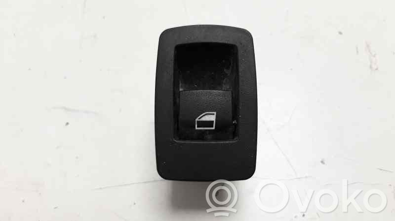Elektrisko logu slēdzis   9208108