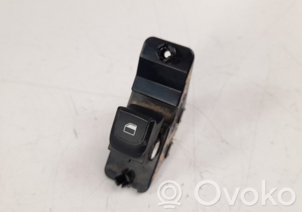 Electric window control switch   93580H8000