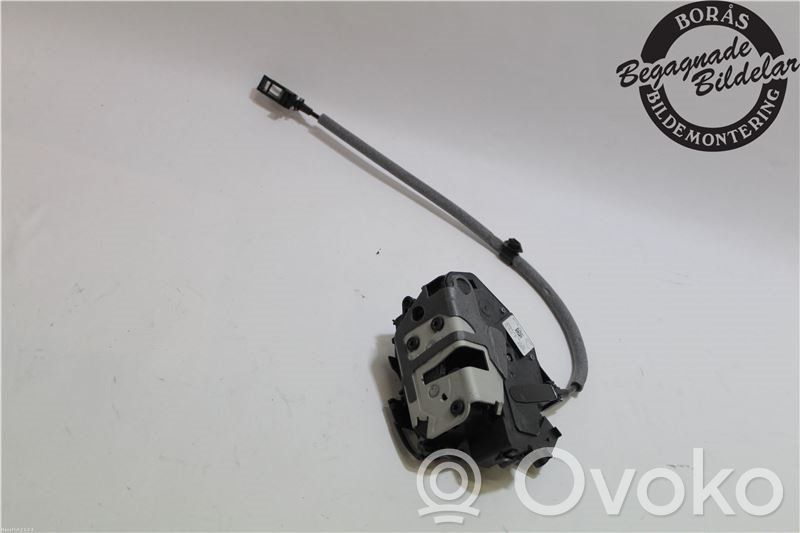 Ford Focus Priekšpusē slēdzene 