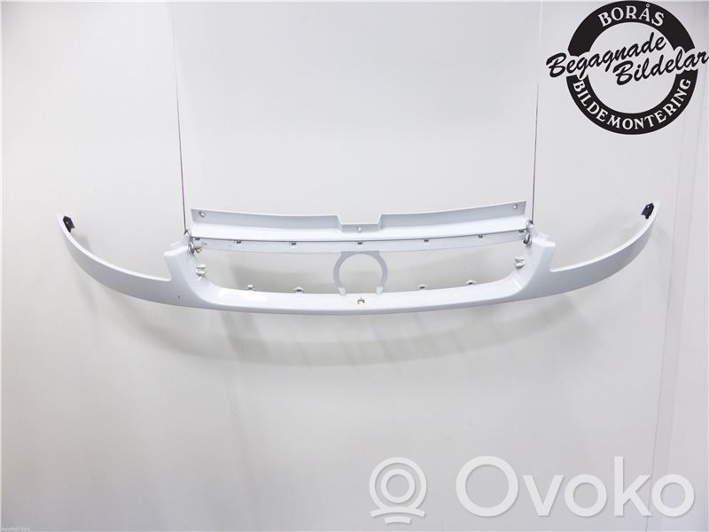 Opel Vivaro Front bumper lower grill 