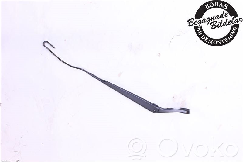 Nissan Note (E11) Front wiper blade arm 