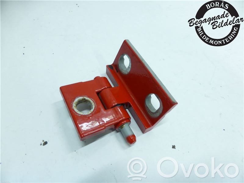 Front door upper hinge   30784908