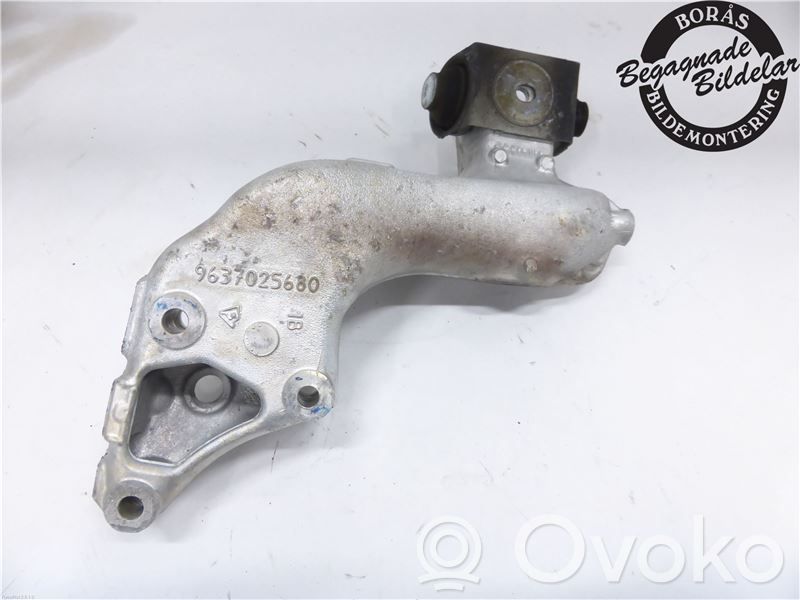 Peugeot Partner Engine mounting bracket 