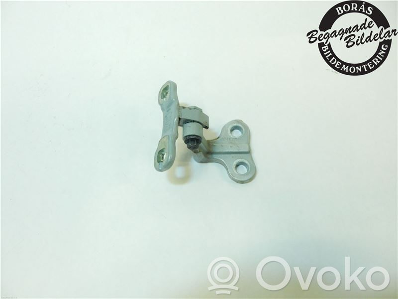 Volvo S40 Front door upper hinge 