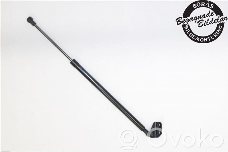 Mazda CX-3 Tailgate strut 