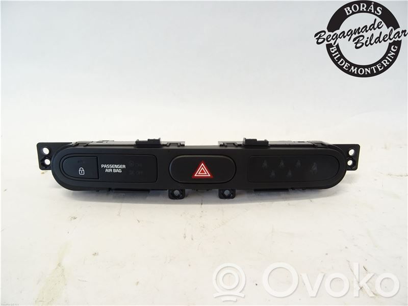 KIA Carens III Botón interruptor de luz de peligro 