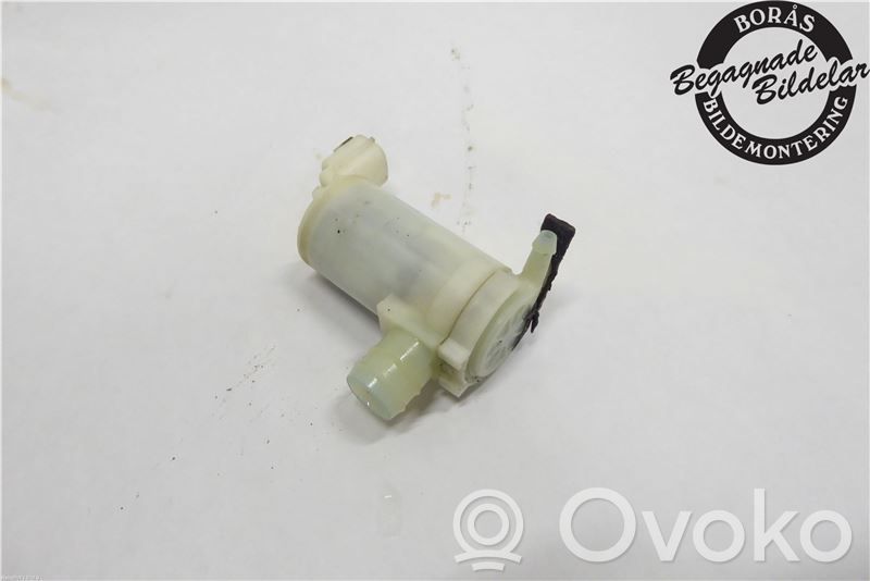 Isuzu D-Max Windscreen/windshield washer pump 