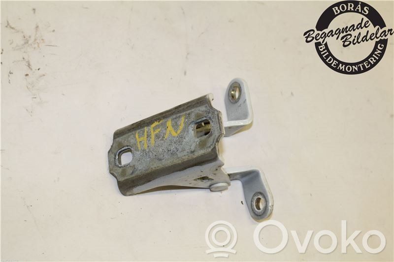 Front door lower hinge   13228959