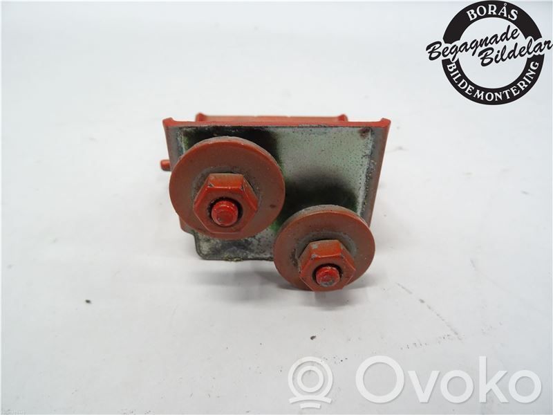 Ford Focus Tailgate/trunk/boot hinge 