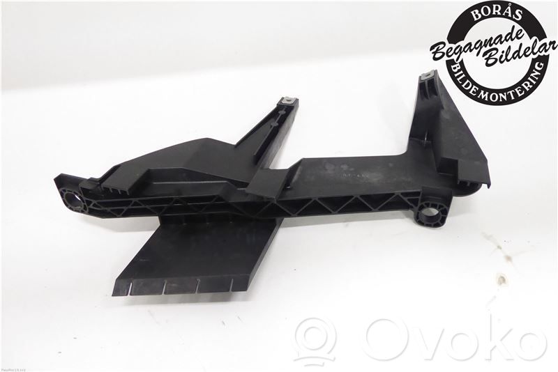 BMW X3 E83 Headlight/headlamp mounting bracket 