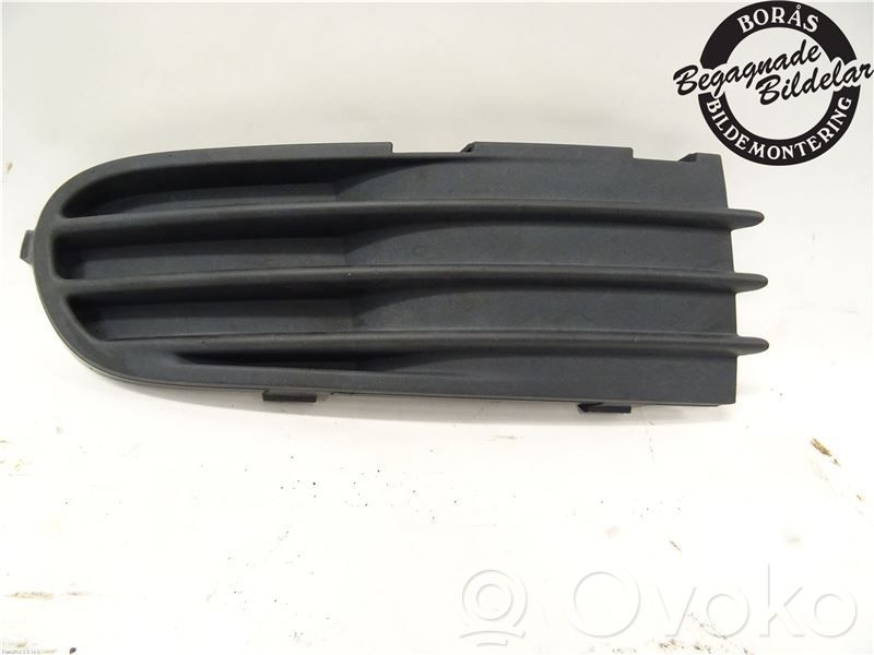 Volvo V50 Front bumper lower grill 