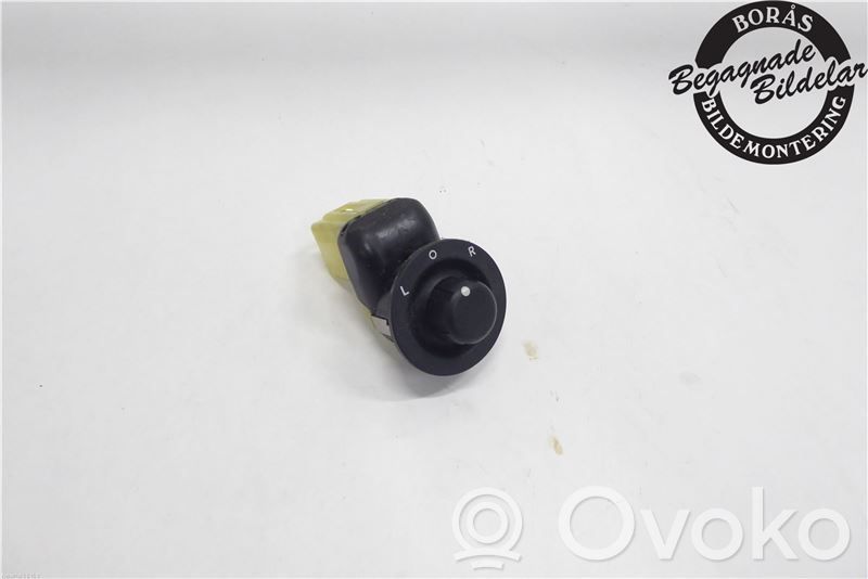 Chrysler 300 - 300C Wing mirror switch 