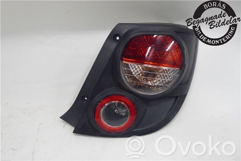 Chevrolet Aveo Aizmugurējais lukturis virsbūvē 