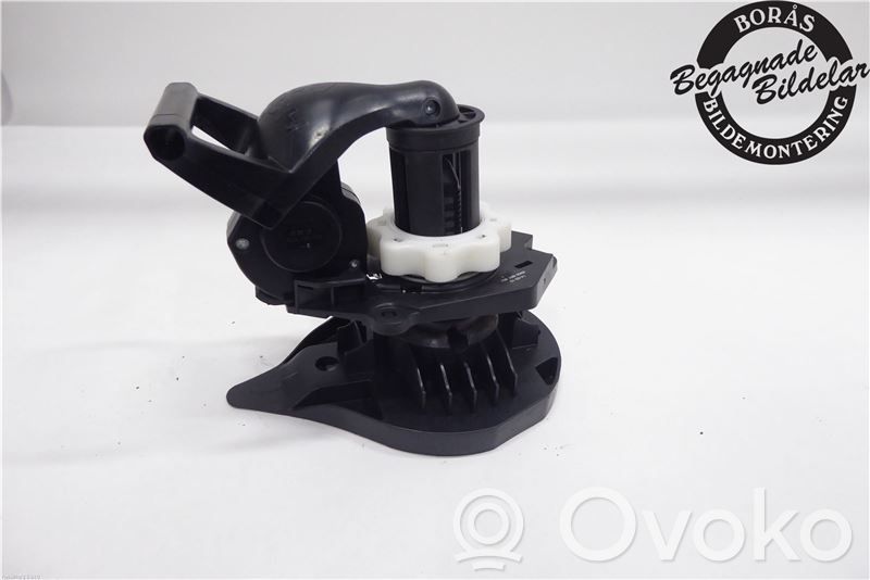 Renault Grand Modus Spare wheel mounting bracket 