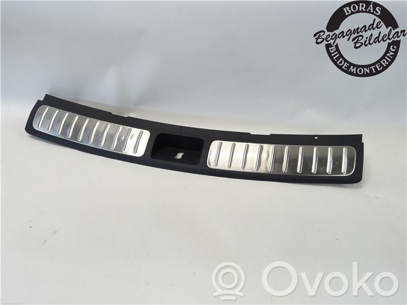 KIA Optima Tailgate trim 