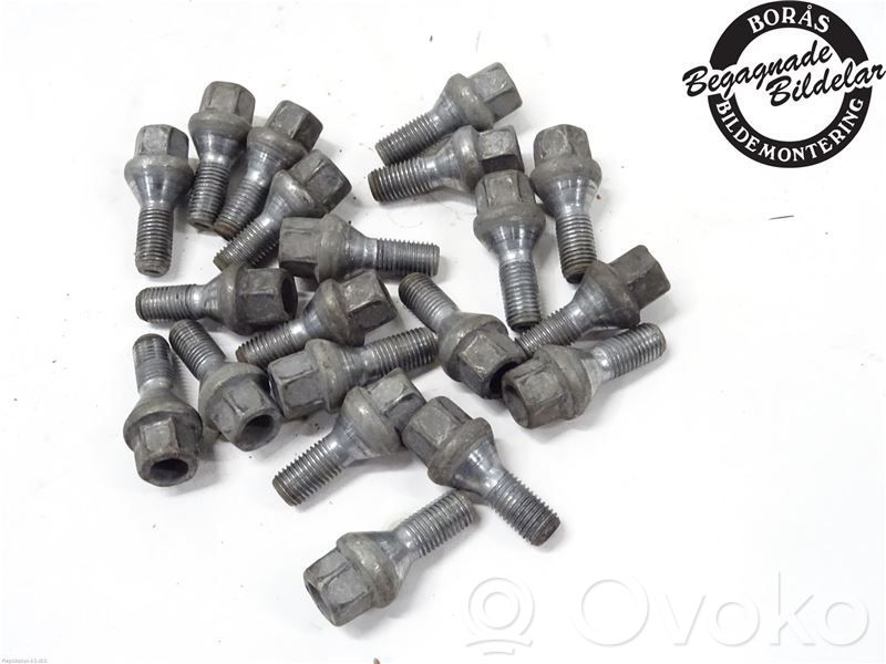 Mutterit/pultit   402224EA0B