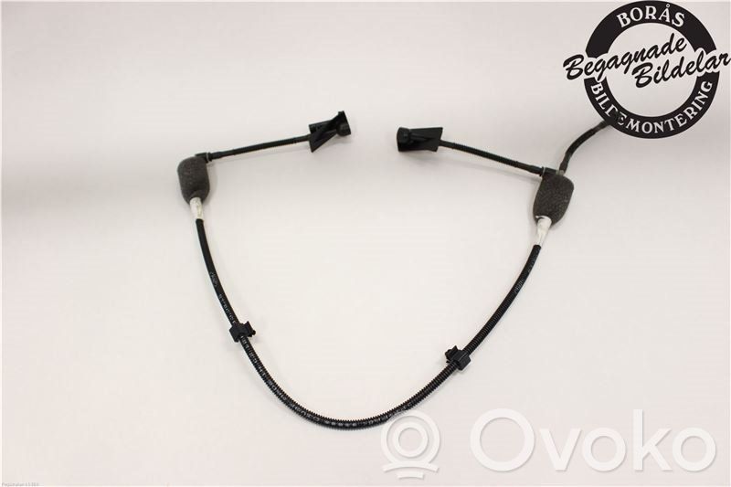 Ford Focus Windshield washer spray nozzle 